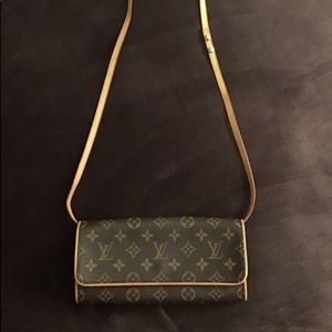 Louis Vuitton Monogram 🌹🌹Twin Pochette GM Bag